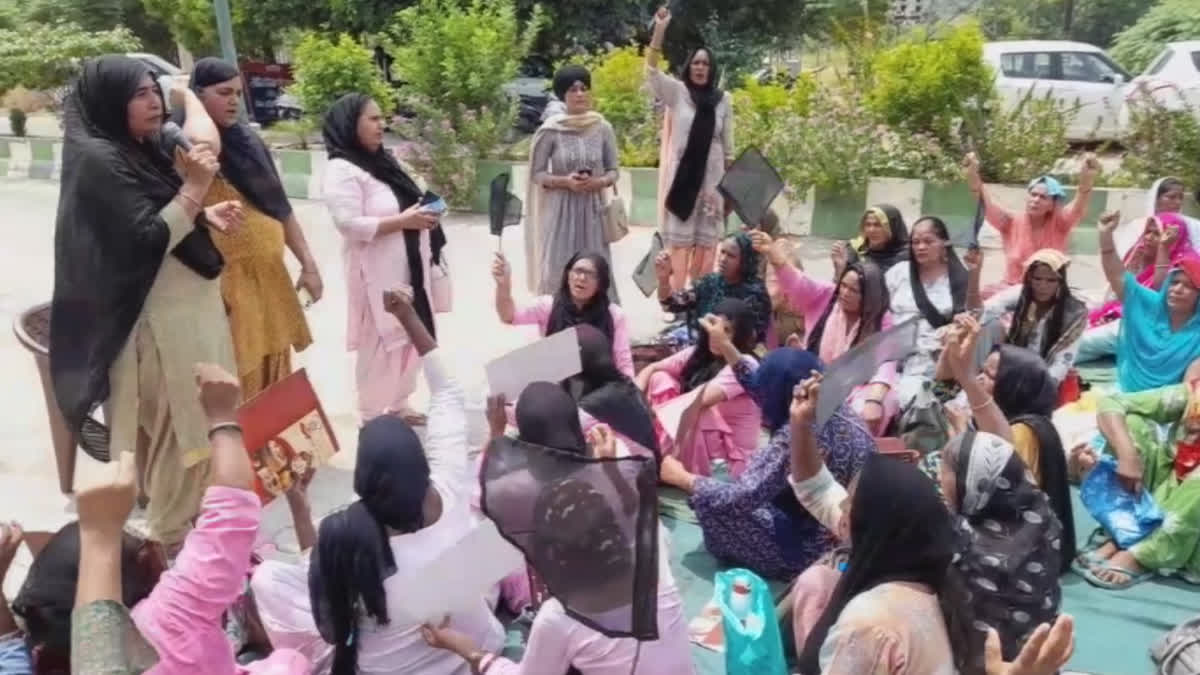 Anganwadi workers protest on Independence Day in Faridkot