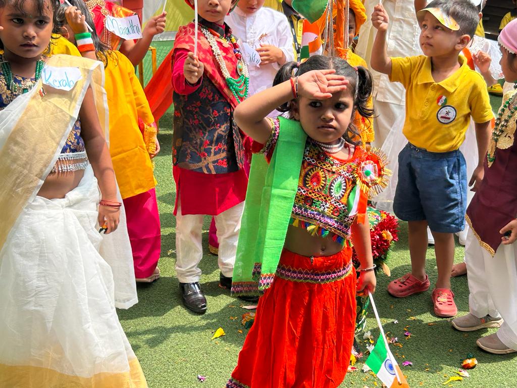 बेतिया में बच्चों उत्साह एवं उमंग के साथ मनाया स्वतंत्रता दिवस