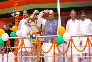समस्तीपुर में मंत्री श्रवण कुमार ने फहराया तिरंगा झंडा