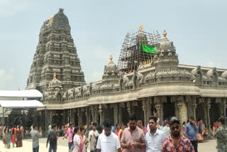 devotees Crowd in Yadadri Temple