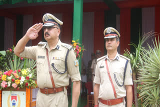 hoisting flag in Ranchi police assured defeat remaining Naxalites.
