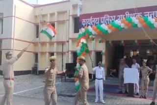 पुलिसकर्मियों के नाचने का वीडियो