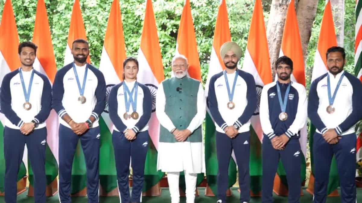 PM Modi meets Paris Olympians on Independence Day