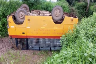 School bus overturned Satna