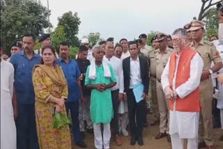 governor-inspected-mango-gardening-and-amrit-sarovar-in-bokaro