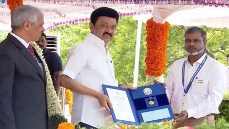 Tamil Nadu Chief Minister MK Stalin presents the Dr APJ Abdul Kalam Award to Chandrayaan-3 Director P Veeramuthuvel in Chennai on Thursday