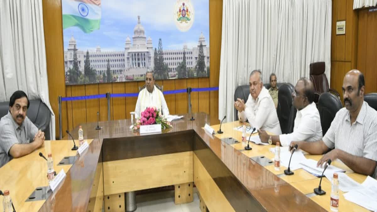 cm-siddaramaiah-instructions-to-tax-department-officials