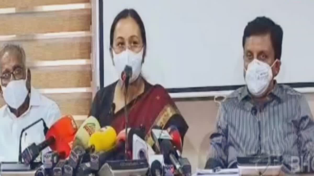 veena press  Veena George On Nipah  all the people will be tested who were in contact  first Nipah infected person high risk contact  people who high risk contact with first Nipah  Nipah case latest  press meeting about nipah  people will be tested nipah  tested who were in high risk contact first Nipah  നിപ ബാധിച്ച ആദ്യത്തെ വ്യക്തിയുടെ ഹൈ റിസക്‌  ഹൈ റിസക്‌ കോൺടാക്റ്റിൽ ഉള്ള മുഴുവൻ ആളുകളെയും  മുഴുവൻ ആളുകളെയും പരിശോധിക്കുമെന്ന് വീണ ജോർജ്  സമ്പർക്ക പട്ടികയിൽപ്പെട്ട വ്യക്തി  ടെസ്‌റ്റ്‌ ചെയ്‌ത്‌ നെഗറ്റീവ് ആണെങ്കിലും  നിപ നെഗറ്റീവ് ആണെങ്കിലും നിരീക്ഷണത്തിൽ  92 സാമ്പിൾ ഒരേ സമയം പരിശോധിക്കാനുള്ള സൗകര്യം  രാജീവ് ഗാന്ധി ഇൻസ്‌റ്റിറ്റ്യൂട്ടിലെ മൊബൈൽ ലാബ്  സ്ഥിരീക്കാനുള്ള ടെസ്‌റ്റ്‌ എൻഐവി പൂനെ മൊബൈൽ ലാബിൽ  മന്ത്രിതല അവലോകന യോഗത്തിന് ശേഷം വീണ ജോർജ്