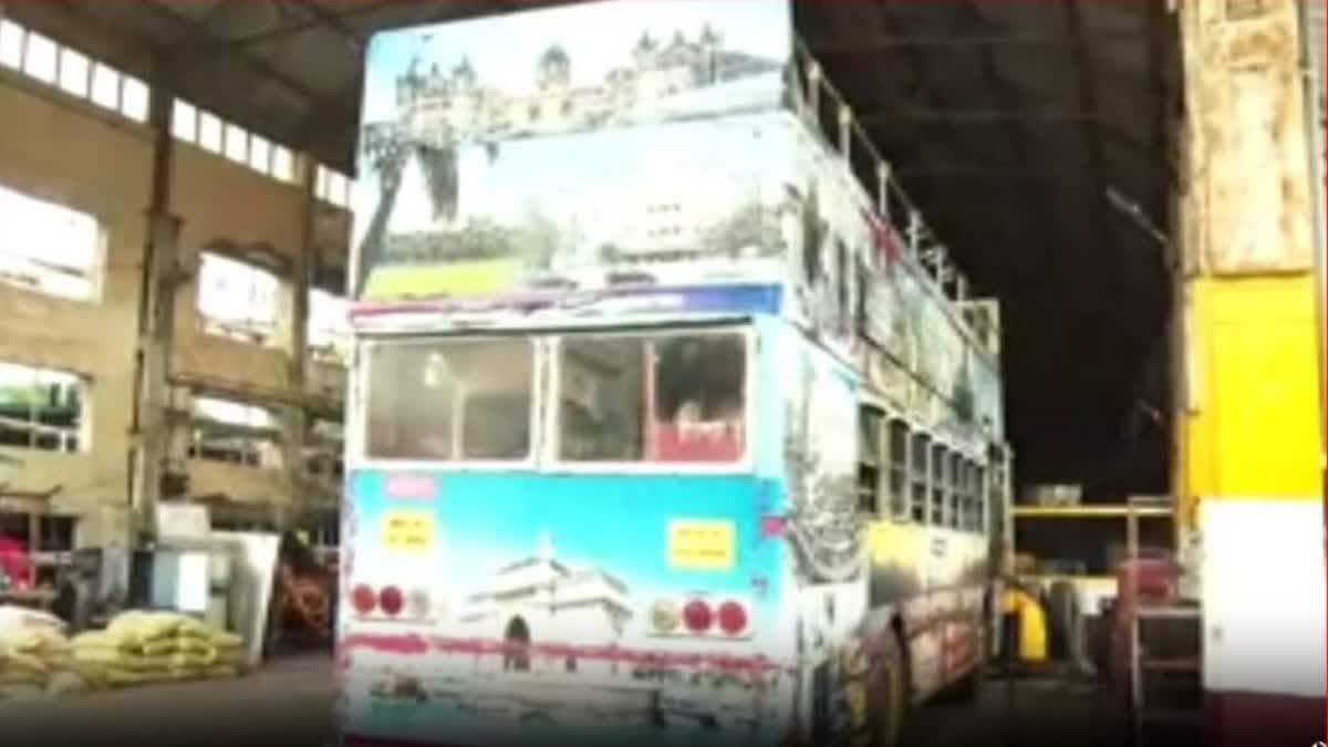 Mumbai Double Decker Bus