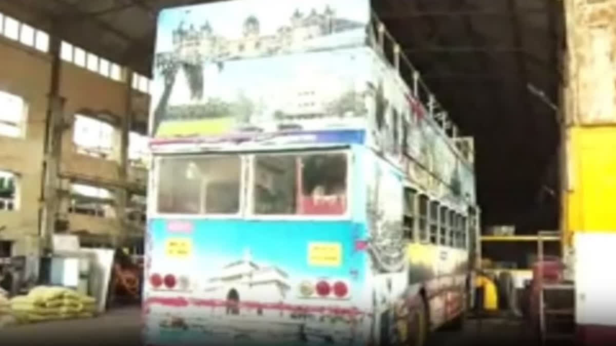 MUMBAI BIDS FAREWELL TO ICONIC BRITISH ERA DOUBLE DECKER BUSES AFTER 86 YEARS