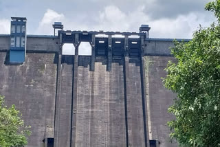 Security Breach In Cheruthoni Dam  Cheruthoni Dam  idukki dam  idukki dam security  suspension police officers Cheruthoni Dam Security  Cheruthoni Dam Security  Cheruthoni Dam Security violation  Security Breach In idukki dam  ചെറുതോണി  ചെറുതോണി അണക്കെട്ട്  ചെറുതോണി അണക്കെട്ട് സുരക്ഷ വീഴ്‌ച  ചെറുതോണി അണക്കെട്ട് പൊലീസ് സസ്പെൻഡഡ്  സുരക്ഷ വീഴ്‌ച ചെറുതോണി  ചെറുതോണി സുരക്ഷ വീഴ്‌ച  പൊലീസുകാർക്ക് സസ്പെൻഷൻ  ഇടുക്കി അണക്കെട്ട്  ഇടുക്കി അണക്കെട്ട് സുരക്ഷ വീഴ്‌ച