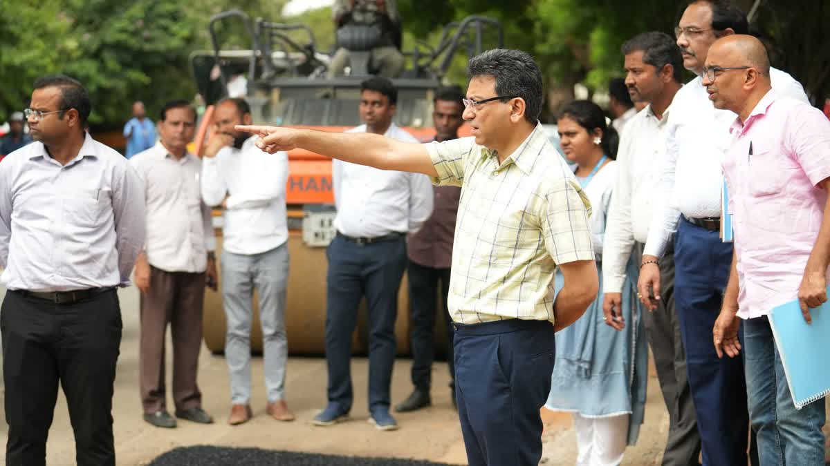 Tushar Girinath inspected the road pothole sealing work