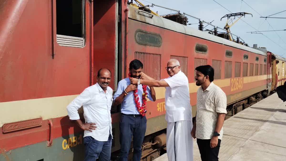 INDIAN RAILWAY  AGE OF DIFFERENT TRAINS  ഏറനാട് എക്‌സ്‌പ്രസ് 15 ആം പിറന്നാൾ  ERNAD EXPRESS