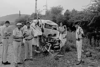 Six people died and four others have been hospitalised after an Eco car collided head-on with an unknown vehicle on the Jaipur National Highway (NH21) near the Hindoli Police Station Area around 4.30 AM on Sunday.