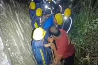 SDRF personnel rescuing stranded passengers in Uttarakhand.