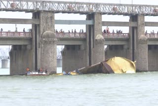 Prakasam Barrage Boats Removal Process