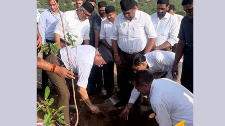 संघ प्रमुख मोहन भागवत ने  मातृवन में किया पौधरोपरण