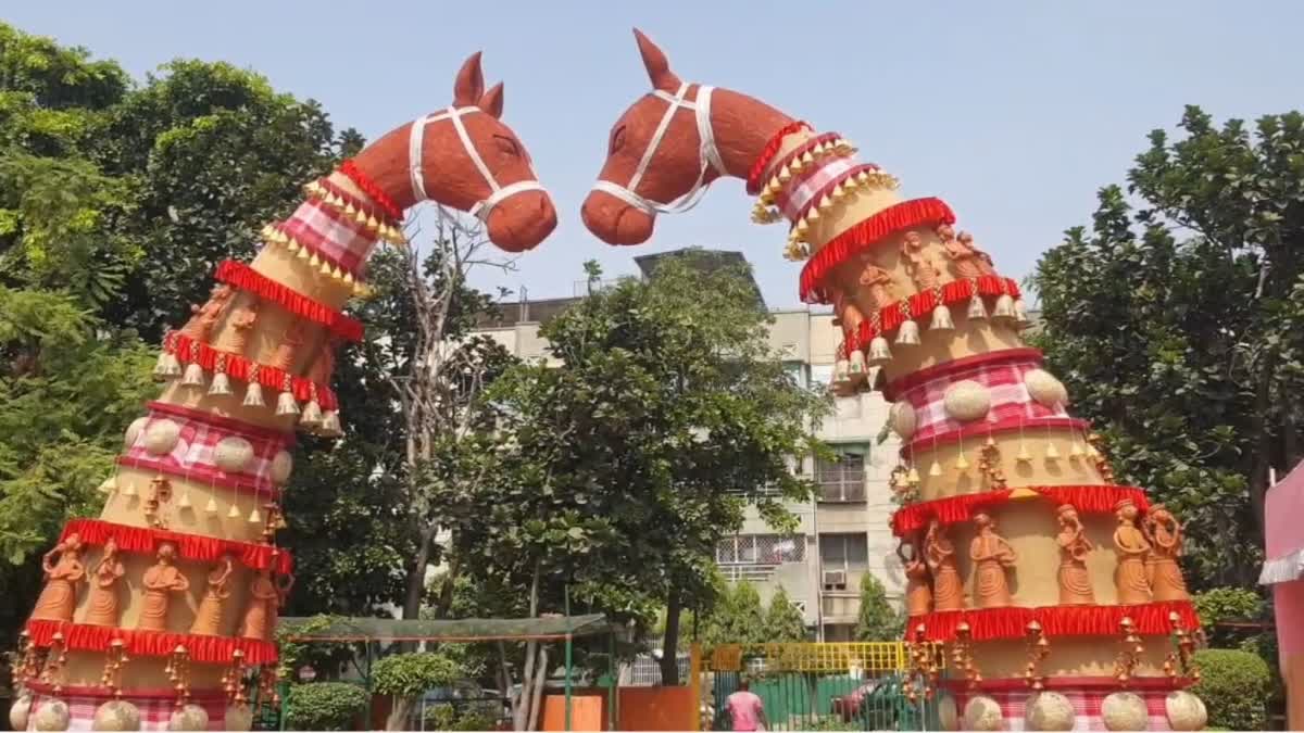 pandal prepared on the theme of "Shades of Clay"