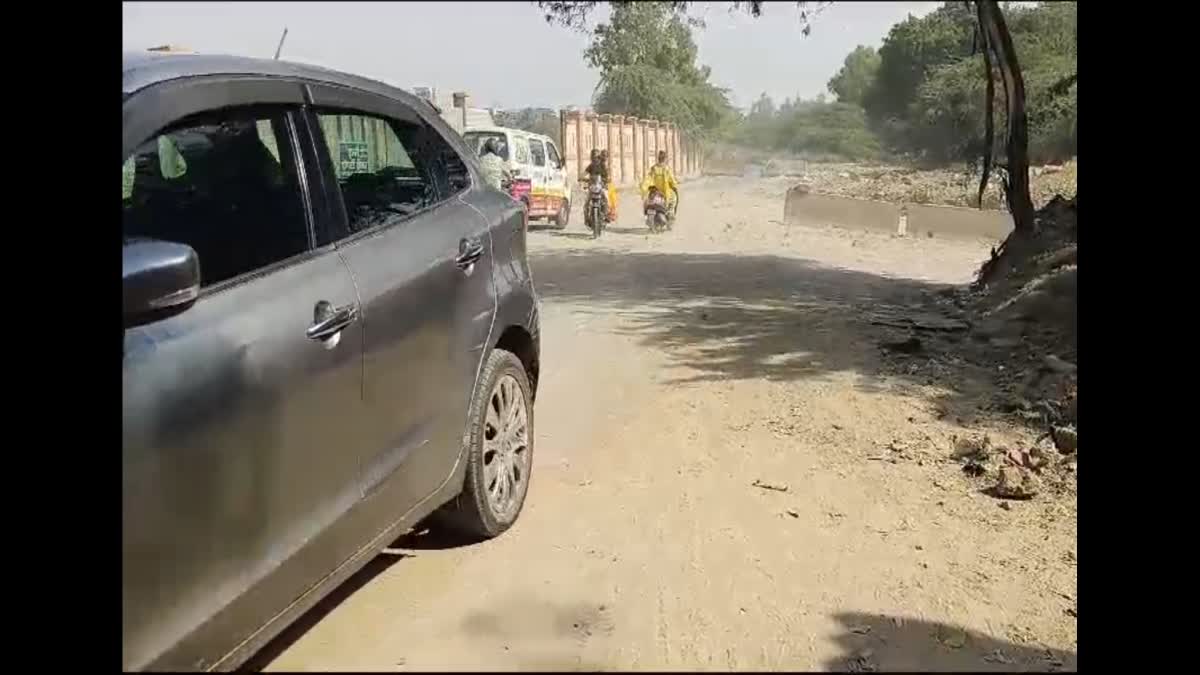 Dust on roads increasing pollution