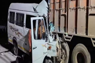 Maharashtra Samruddhi Expressway accident: Several dead, tempo traveler collides with truck accident