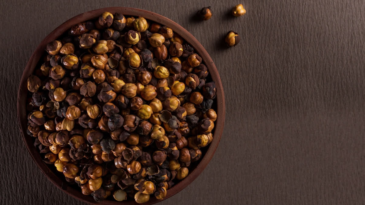 Know the benefits of adding roasted chickpeas in your diet