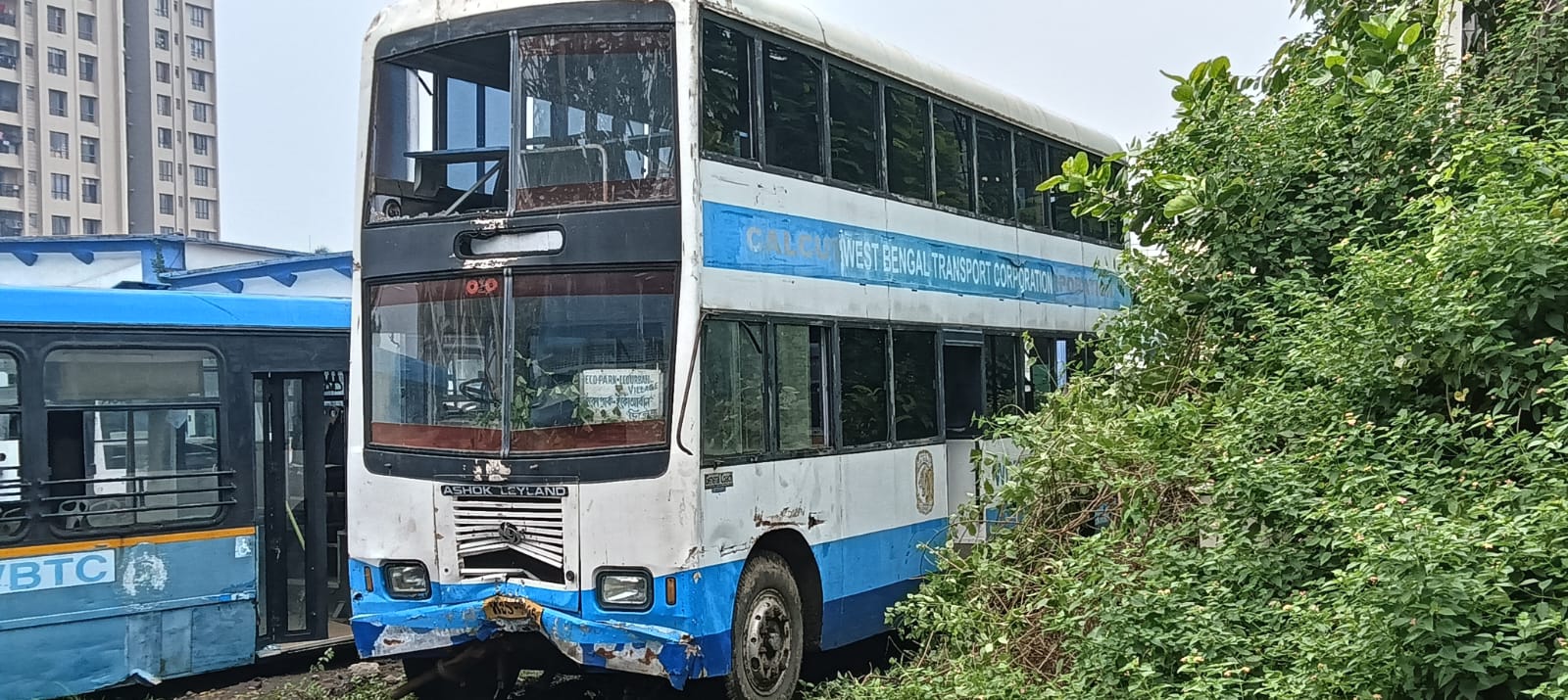 DOUBLE DECKER BUS