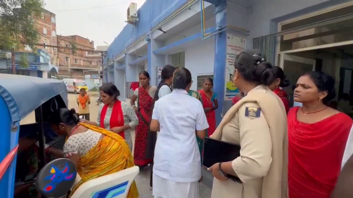 Delivery on road in Nawada