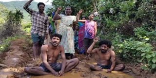 tribals_protesting_to_build_road