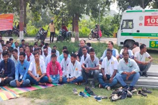 108 ambulance drivers and workers on hunger strike in Giridih