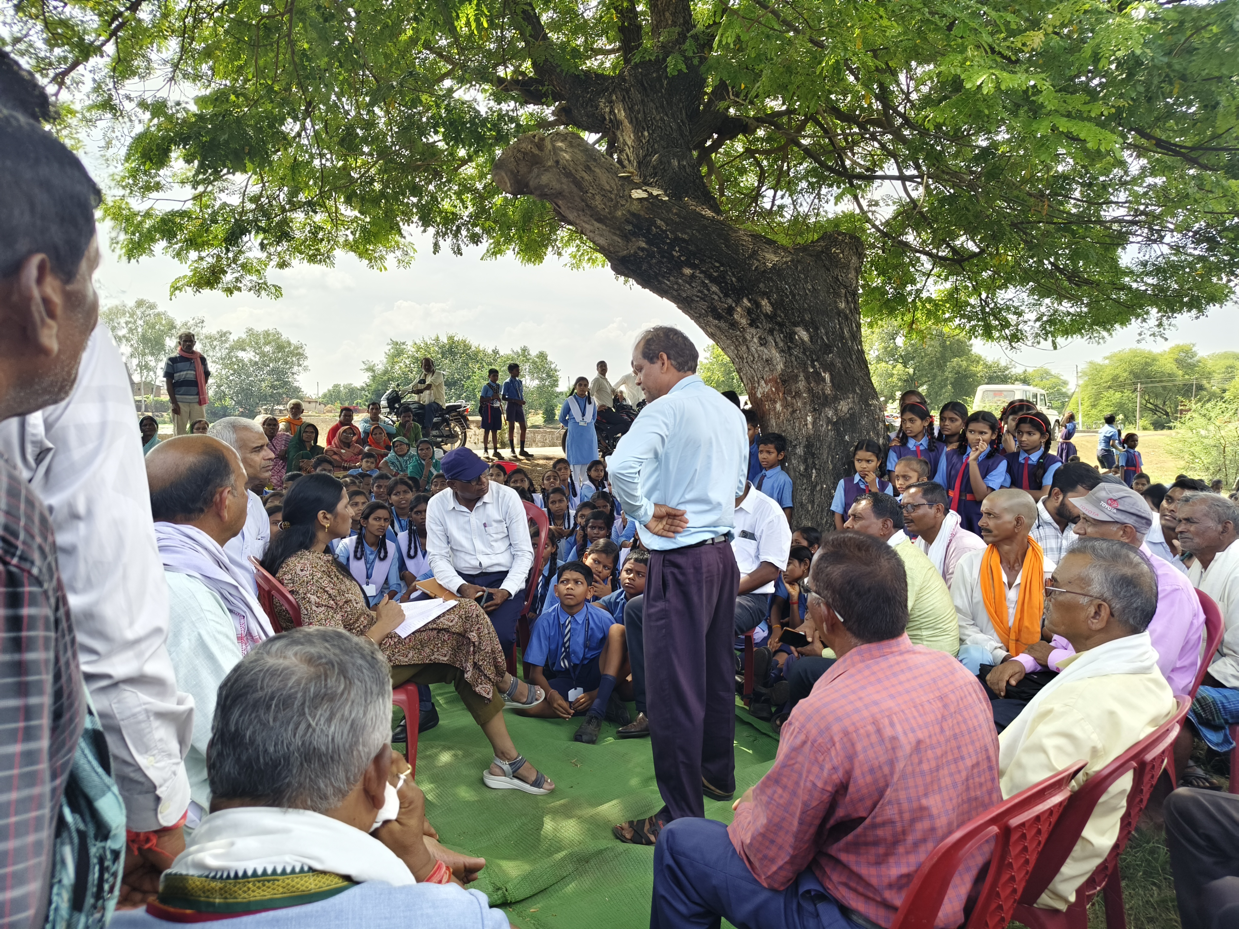 Balod protest for school