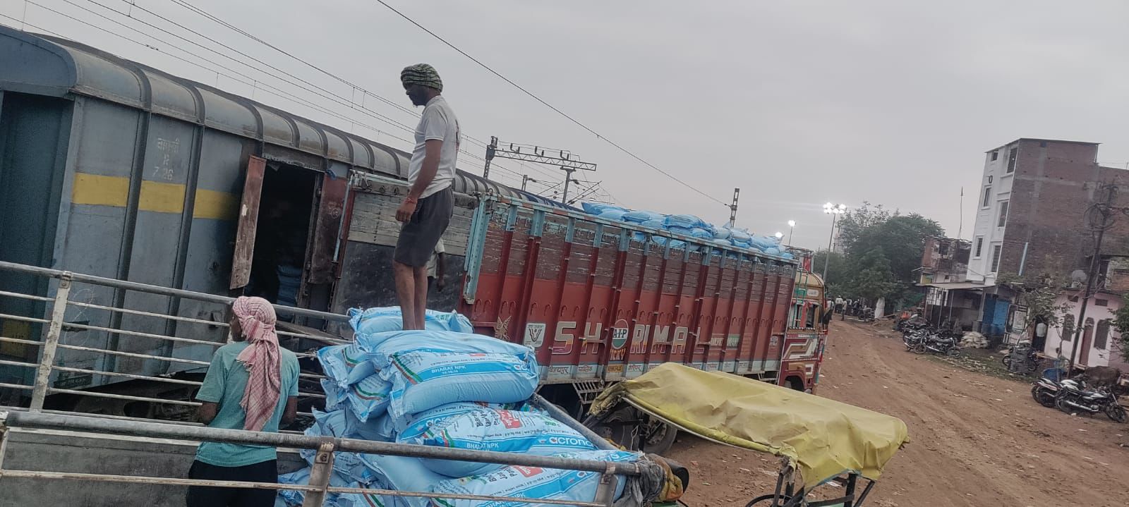 Shivpuri Kolaras Fertilizer Crisis