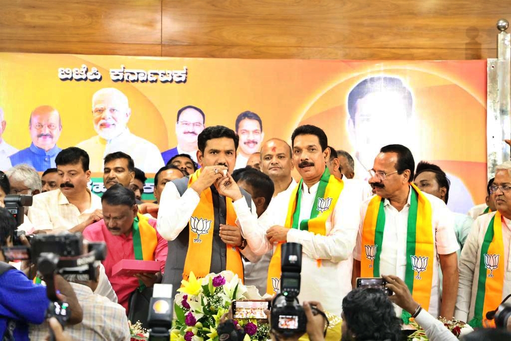 Vijayendra takes oath in presence of BJP stalwarts