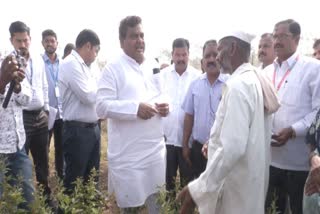 Drought check by district in-charge minister