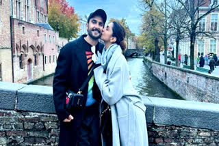 Ranveer Singh shares mushy post as he gets kiss of love from wifey Deepika Padukone on 5th wedding anniversary