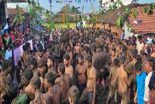 gorehabba-festival-celebration-by-throwing-cow-dung-at-each-other-gumatapura-village