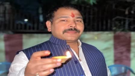 Narendra Singh Tomar son  Devendra Singh Tomar viral videos on deals  Narendra Singh Tomar son viral videos on deals  mp polling  mp bjp dealing video  congress On Devendra Singh Tomar viral videos  Devendra Singh Tomar  നരേന്ദ്ര സിംഗ് തോമറിന്‍റെ മകന്‍റെ വീഡിയോ  ദേവേന്ദ്ര സിംഗ് തോമറിന്‍റെ വീഡിയോ  ദേവേന്ദ്ര സിംഗ് തോമറും പ്രവാസിയും വീഡിയോ  ദേവേന്ദ്ര സിംഗ് തോമർ വൈറൽ വീഡിയോ  മധ്യപ്രദേശ് തെരഞ്ഞെടുപ്പ്