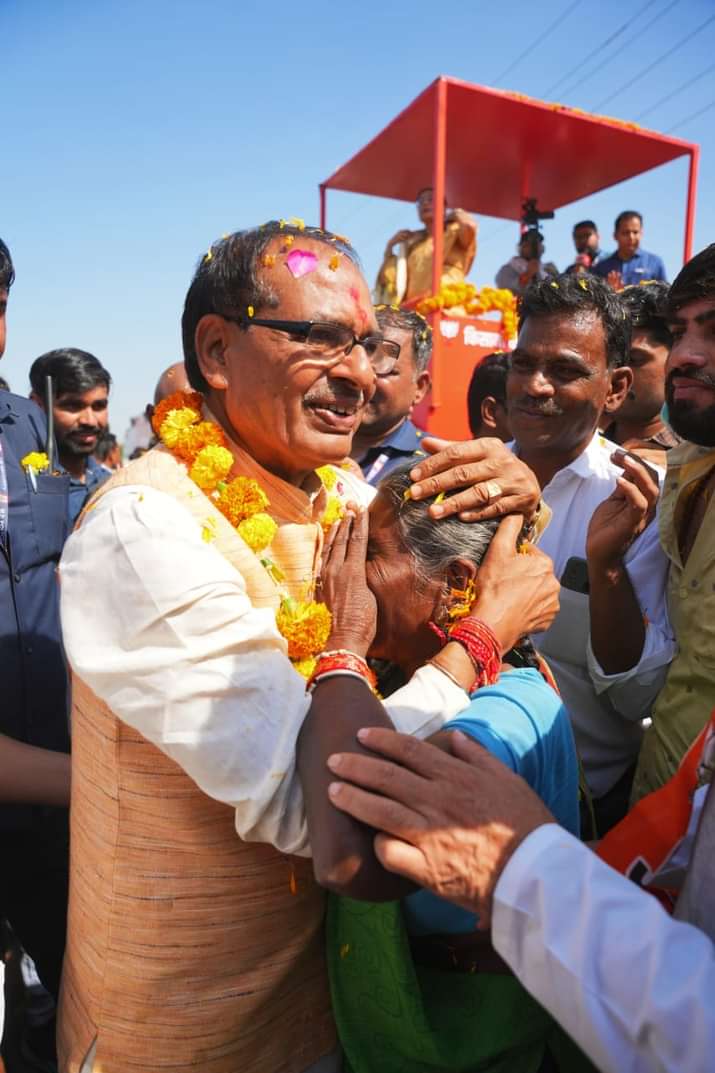 Modi praised Shivraj plans in MP