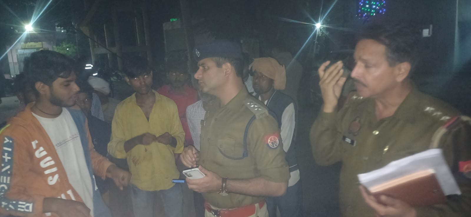 एसपी ग्रामीण पलाश बंसल ने कहा कि पुलिस की तीन टीमें गठित की गयी हैं.