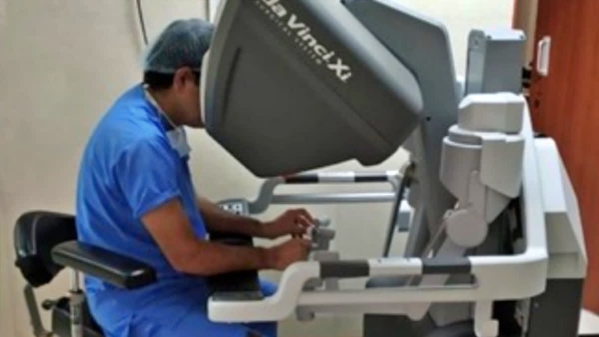 AIIMS Jodhpur performs advanced robotic surgery to remove cancer from a 22-year-old's lung, saving half the organ and ensuring a quick recovery without ICU care.