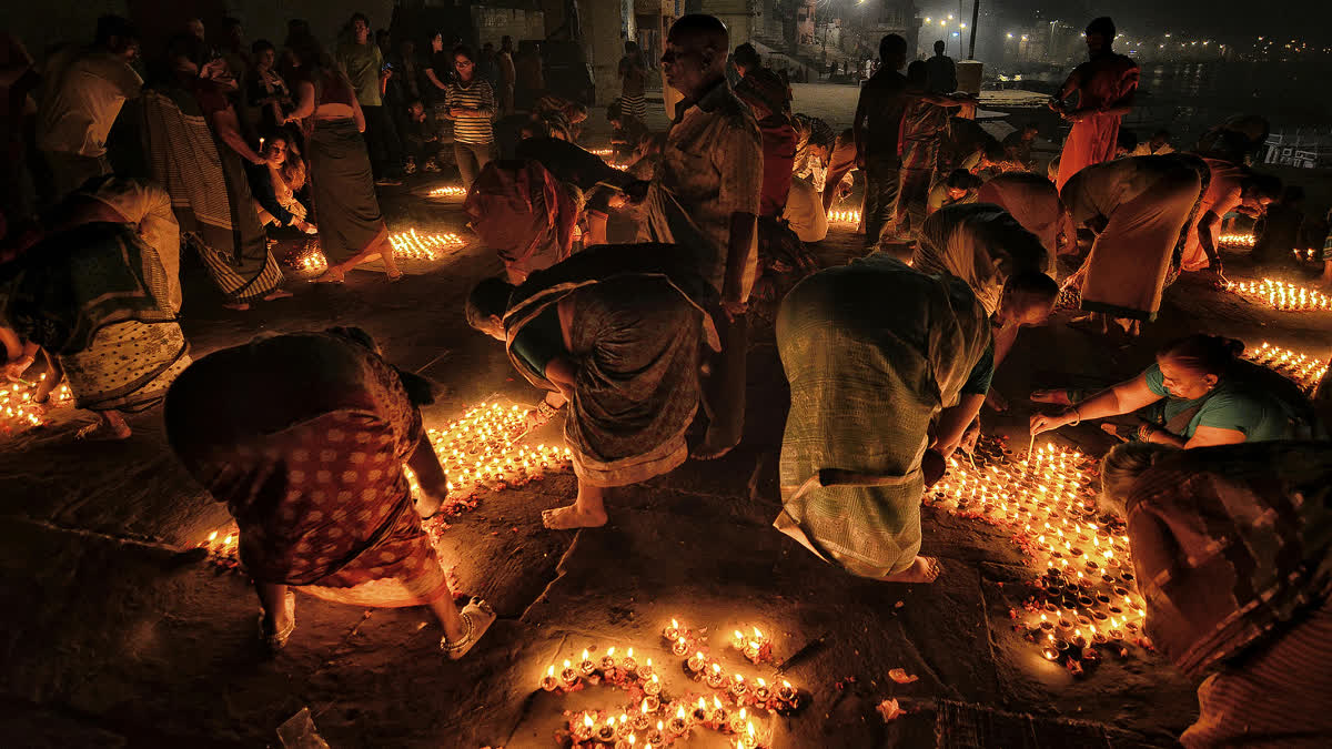 Do this simple thing on Dev Deepawali, this diya will not extinguish for hours