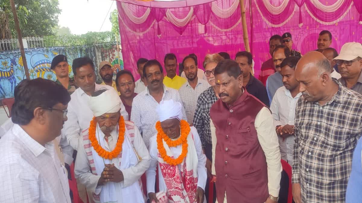 birsa-munda-birth-anniversary-in-ulihatu-program-organized-khunti