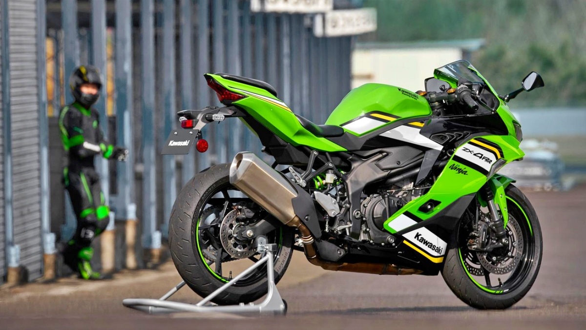 2025 Kawasaki Ninja ZX-4RR