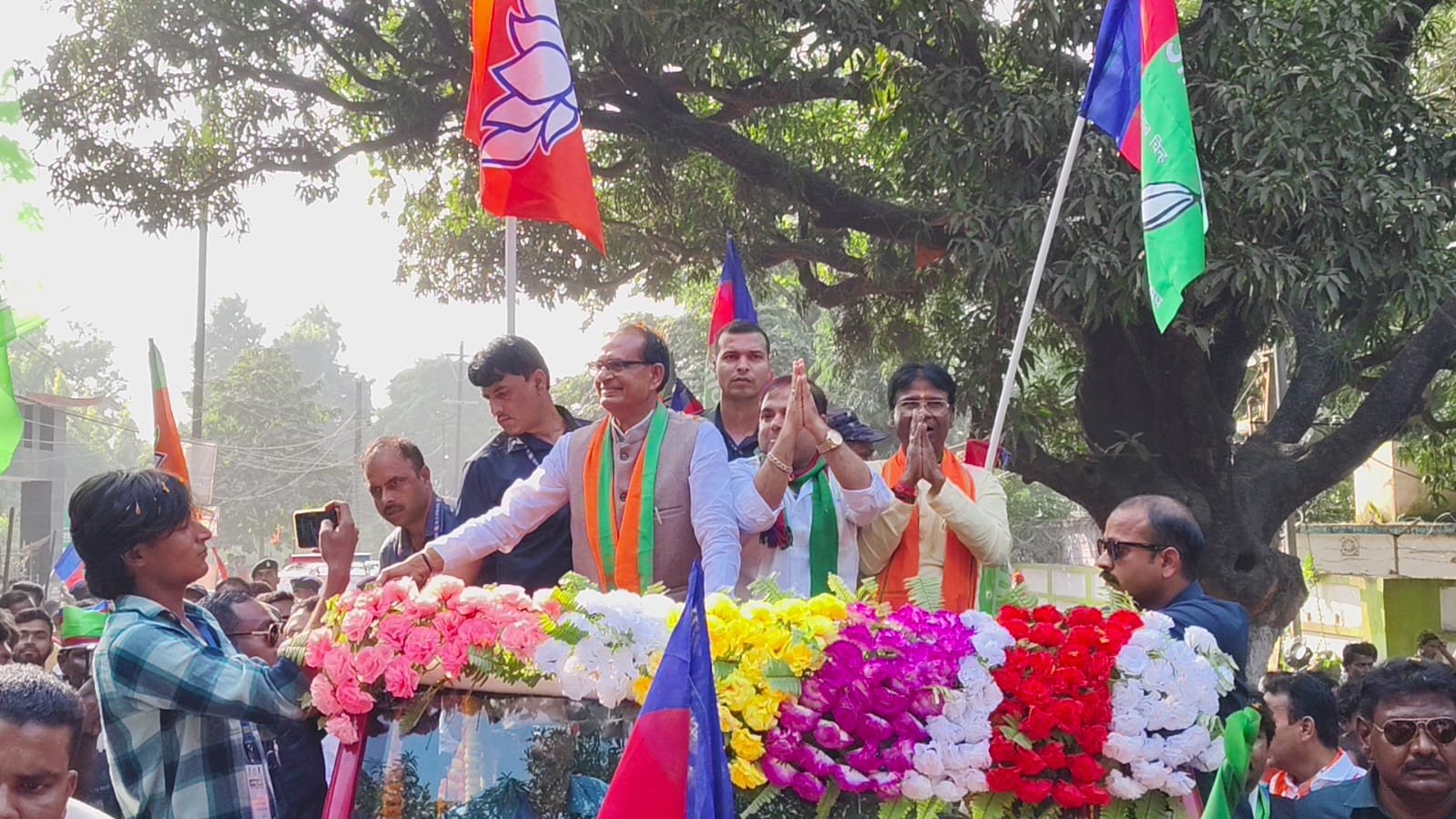 Union Minister Shivraj Singh Chauhan road show in Pakur regarding Jharkhand assembly elections 2024