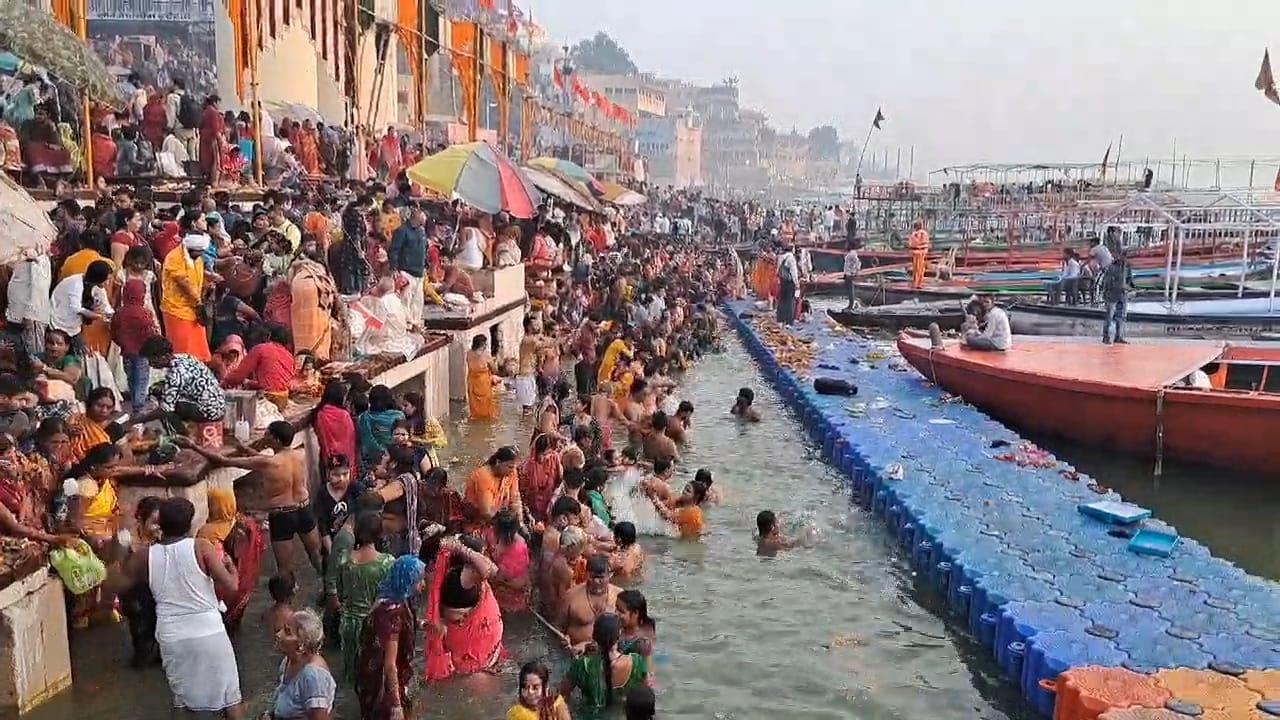 dev-diwali-deepawali-2024-date-kab-hai-muhurth-kartik purnima 25 lakh lamps lit in banaras varanasi