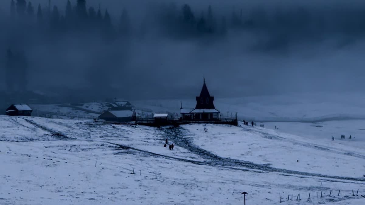 Snow clad mountains in Kashmir