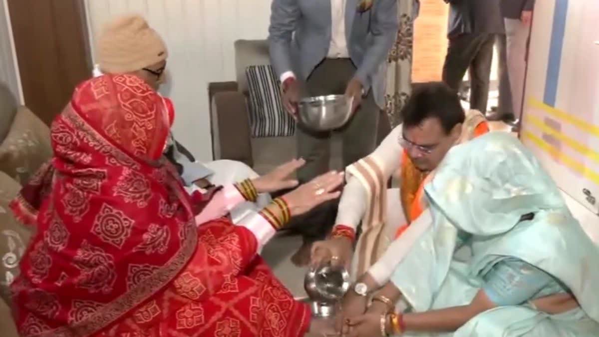 Bhajan Lal Sharma took blessings of his parents