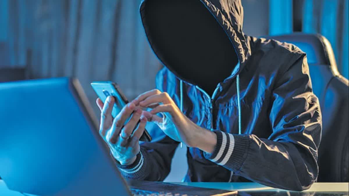 cybercrime hotspot  cyber crime hotspots in India  Surat cyber crime hotspot in India  Future Crime Research Foundation report  FCRF report on Cyber Crime  രാജ്യത്തെ സൈബര്‍ കുറ്റകൃത്യങ്ങള്‍  സൈബര്‍ കുറ്റകൃത്യം കൂടുതല്‍ സൂറത്തില്‍  2023ല്‍ റിപ്പോര്‍ട്ട് ചെയ്‌ത സൈബര്‍ ക്രൈം  ഇന്ത്യില്‍ സൈബര്‍ കുറ്റകൃത്യങ്ങള്‍ എങ്ങനെ  സൈബര്‍ കള്ളന്‍മാര്‍  cyber crimes in India in 2023  cyber crimes in India