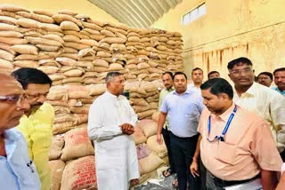Minister Muniyappa inspected the warehouses of Sankeshwar