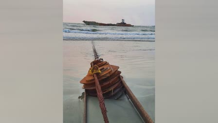 Oivalli ship stranded in Kannur  Oivalli ship stranded in Dharmadam beach  Removal of Oivalli ship stranded in Kannur  Oivalli ship  കരക്കടിഞ്ഞ കപ്പൽ നീക്കം ചെയ്യാനുള്ള നടപടികൾ  ധര്‍മ്മടം ബീച്ചിൽ കുടുങ്ങിക്കിടക്കുന്ന കപ്പല്‍  കണ്ണൂർ ജില്ലാ വാർത്തകൾ  Ship stranded in Kannur will remove soon  Kannur Dharmadam beach ship stucked issue  ഒയിവാലി കപ്പൽ  Dharmadam beach Oivalli ship