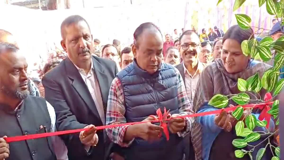 Minister Irfan Ansari inaugurated paddy procurement center in Jamtara